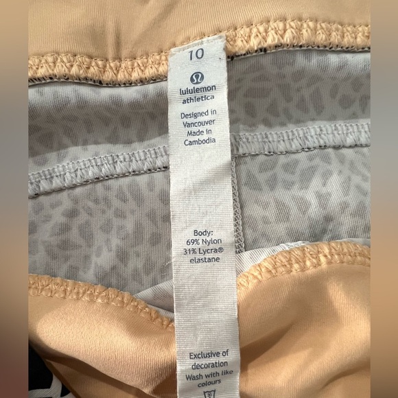 Lululemon  3/4 Real Quick Tight Luxtreme Miss
Mosaic Spot White Black Size 10 - Picture 6 of 11